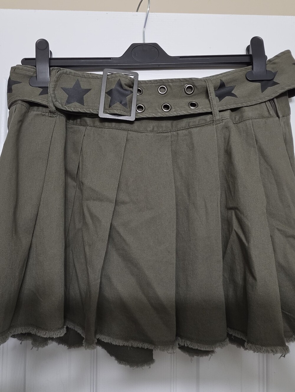 Social Collision Olive Green Pleated Skirt with Star-Print Belt